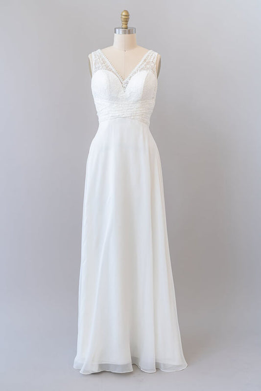Langes Empire-Brautkleid in A-Linie mit V-Ausschnitt und offenem Rücken aus Spitzenchiffon