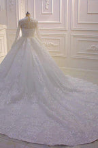 Langes Ballkleid-Brautkleid mit hohem Halsausschnitt, Applikationen und Spitze