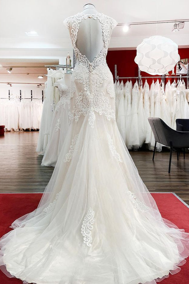 Langes Meerjungfrau-Brautkleid aus Spitze mit Herzausschnitt und offenem Rücken