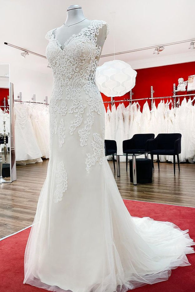 Langes Meerjungfrau-Brautkleid aus Spitze mit Herzausschnitt und offenem Rücken