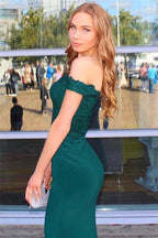 Vestido de fiesta largo de sirena con hombros descubiertos y encaje