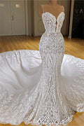 Langes Meerjungfrau-Brautkleid mit Spaghettiträgern und Spitzenapplikationen und Kathedralenschleppe