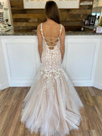 فساتين سهرة رسمية طويلة بحمالات رفيعة على شكل حورية البحر، من التول والدانتيل، بدون ظهر