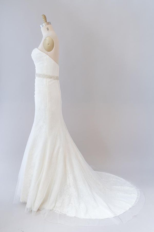 Langes trägerloses Meerjungfrau-Brautkleid aus Tüllspitze
