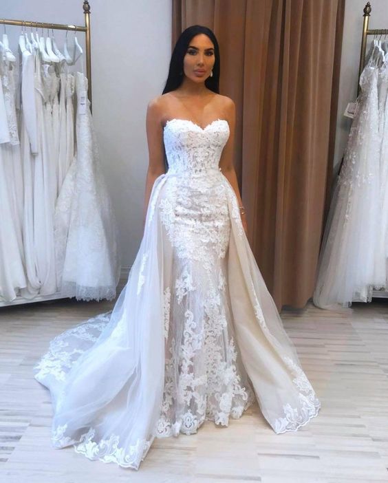 Langes Meerjungfrau-Brautkleid mit Herzausschnitt und Applikationen aus Spitze und Tüll