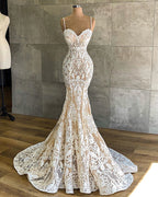 Langes Meerjungfrau-Brautkleid mit Herzausschnitt und Spaghettiträgern und Spitzenapplikationen