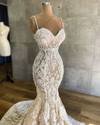 Langes Meerjungfrau-Brautkleid mit Herzausschnitt und Spaghettiträgern und Spitzenapplikationen