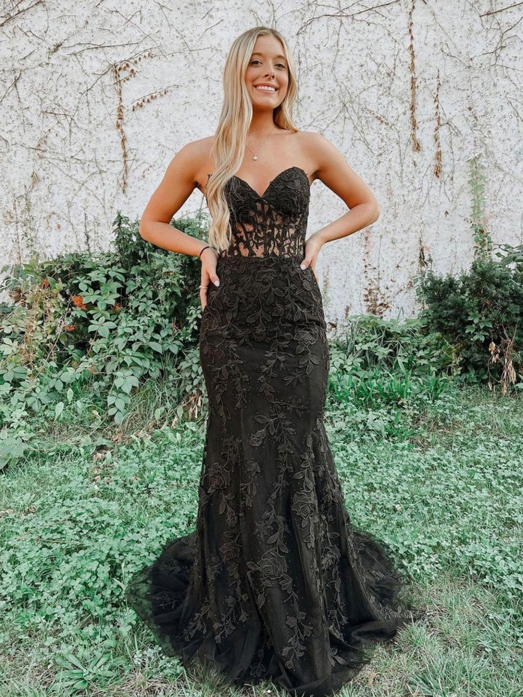 Robe de bal noire longue en tulle et dentelle, décolleté cœur sirène, robe de soirée formelle