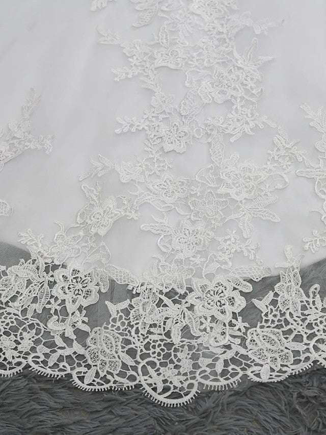Langes rückenfreies Brautkleid im Meerjungfrau-Stil mit V-Ausschnitt und Tüllspitze