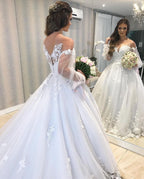 Langes, schulterfreies Tüll-Brautkleid im Prinzessinnen-Stil mit Puffärmeln
