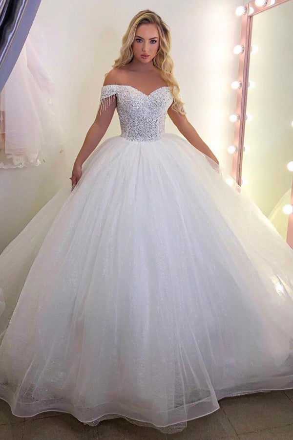 Langes, schulterfreies Prinzessinnen-Brautkleid aus Tüll