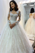 Langes Prinzessin-Brautkleid mit Herzausschnitt, Applikationen, Spitze, rückenfrei, Tüll und Ärmeln