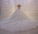 Langes Prinzessin-Brautkleid mit Herzausschnitt, schulterfrei, rückenfrei, Applikationen, Spitze, Rüschen, Tüll