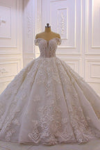 Langes Prinzessin-Brautkleid mit Herzausschnitt, schulterfrei, rückenfrei, Applikationen, Spitze, Rüschen, Tüll