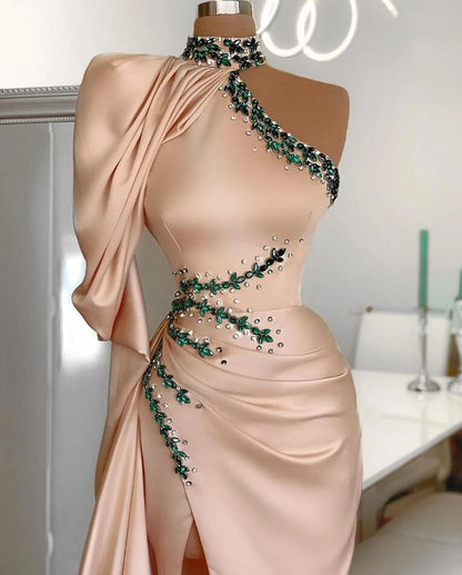 Vestido de fiesta de sirena con un solo hombro, cuello alto y manga larga con abertura