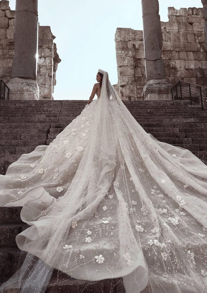Lange Ärmel Ballkleid Herzausschnitt Perlen verziert Blumenspitze Brautkleider