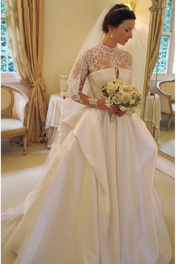 Langärmliges, hochgeschlossenes Satin-Brautkleid mit Spitze und Hofschleppe 