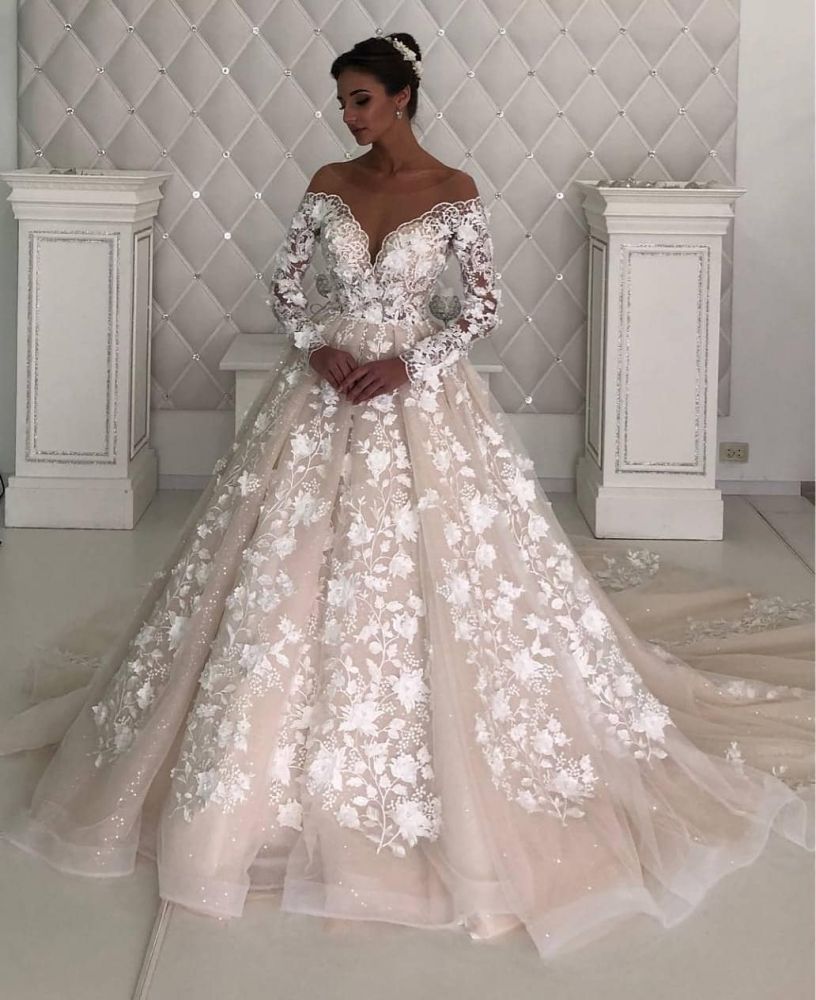 Long Sleeves Lace Designer Wedding Dress leeves