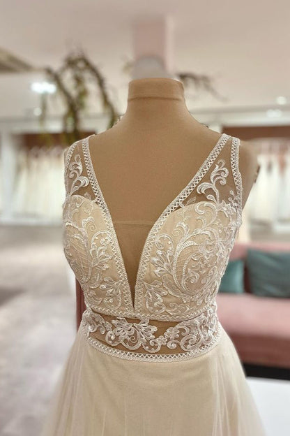 Langes A-Linien-Brautkleid mit Herzausschnitt und Tüllapplikationen
