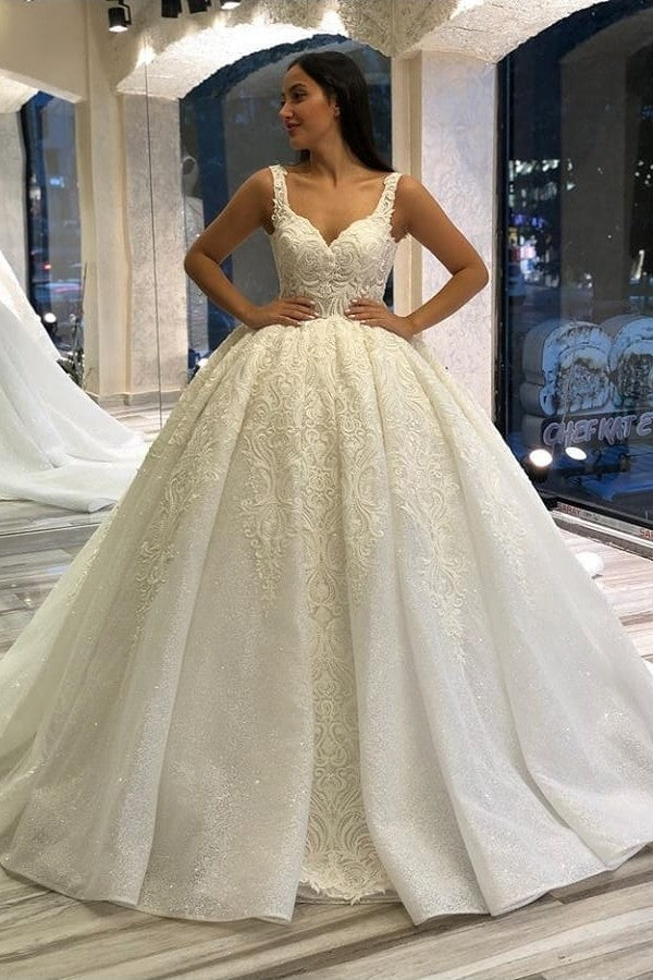 Langes herzförmiges rückenfreies Ballkleid mit Applikationen und Spitze und Pailletten