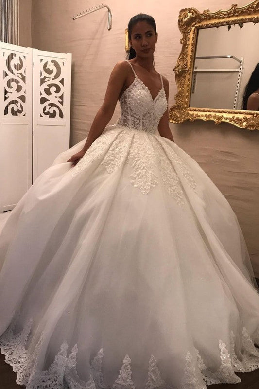 Langes Ballkleid-Brautkleid mit V-Ausschnitt und Spaghettiträgern und Applikationen aus Spitze und Tüll