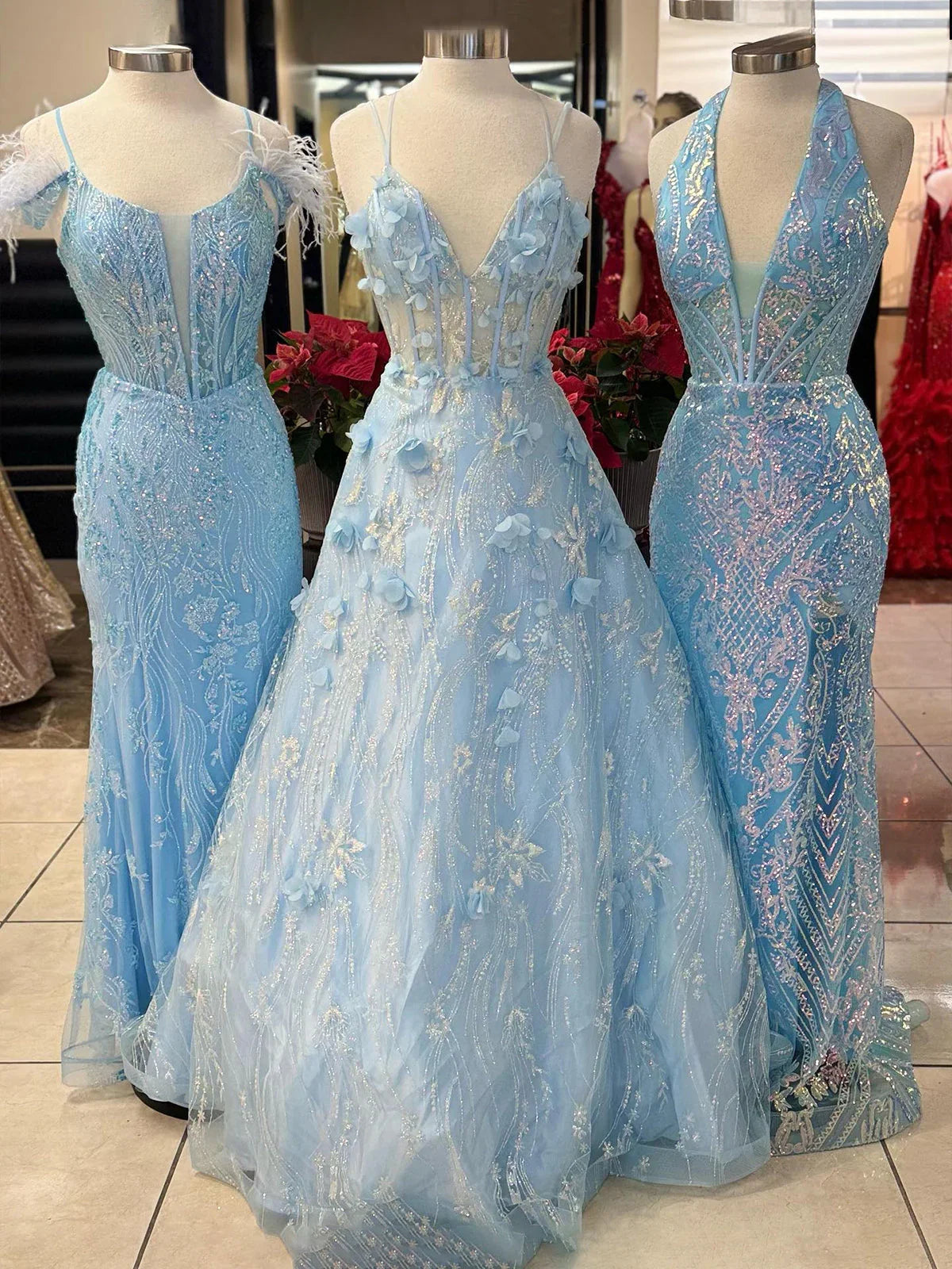 Luminea | Robe longue de bal en dentelle à fleurs 3D bleu clair, col en V, coupe évasée