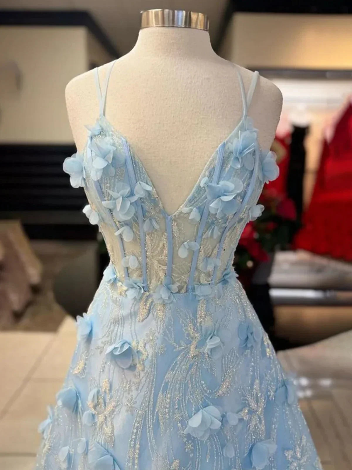 Luminea | Robe longue de bal en dentelle à fleurs 3D bleu clair, col en V, coupe évasée