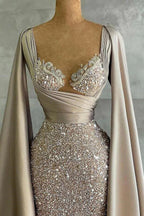 Luxuriöses Meerjungfrauen-Kleid mit Cape-Ärmel Elegantes Abendkleid