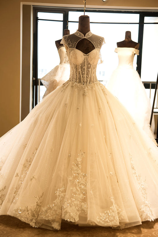 Luxus Illusion Neck Lace-up Tüll Ballkleid Brautkleid Modest Ivory Sparkle Brautkleider 