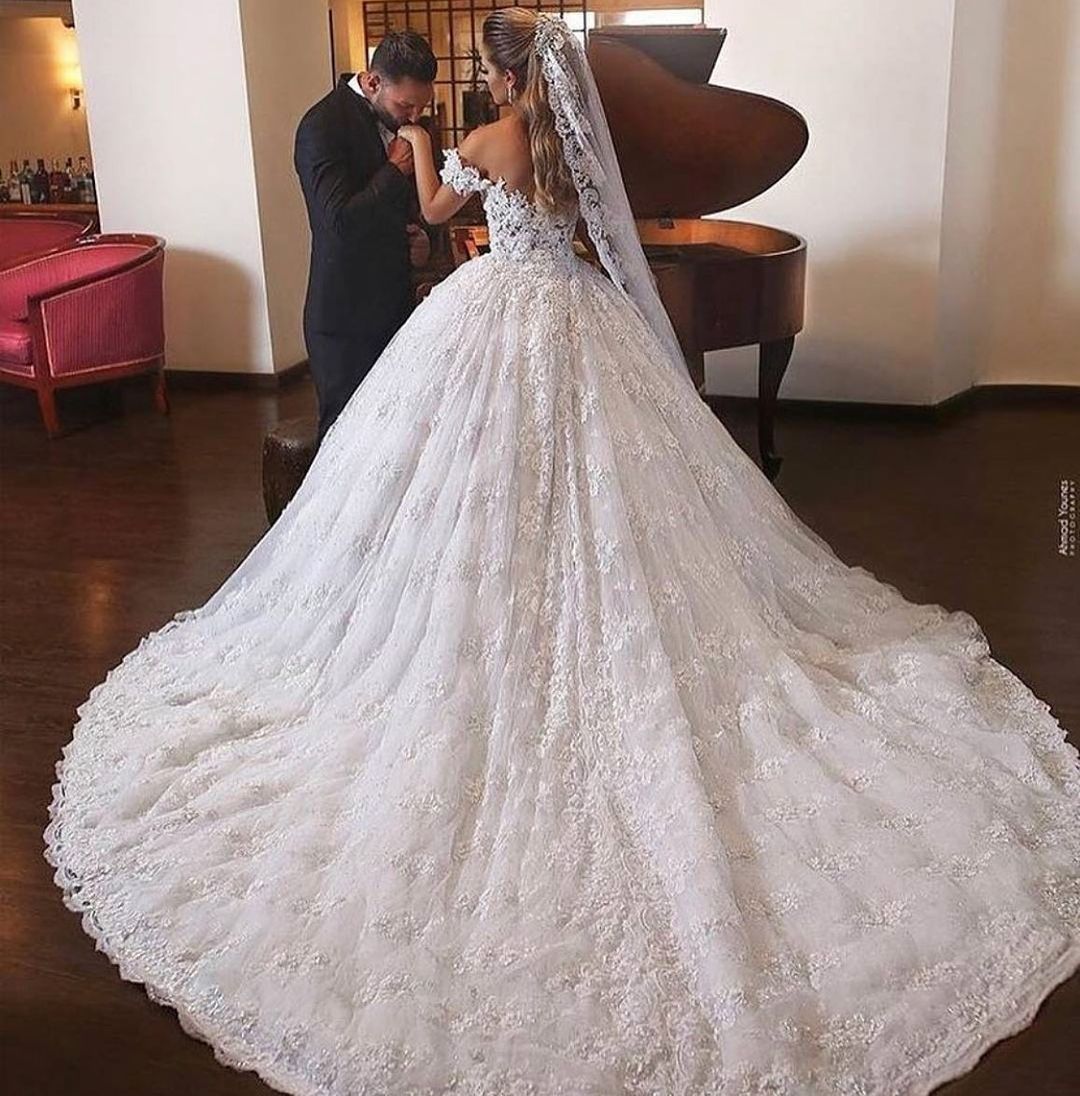 Luxury Long Ball Gown Off-the-shoulder Lace Wedding Dress with Catheral Train