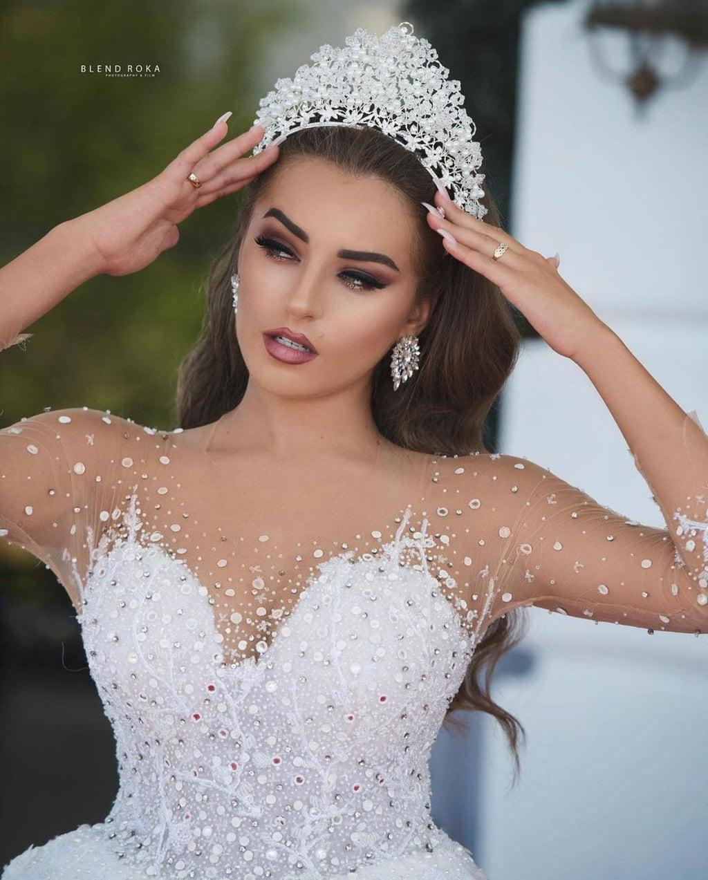 Luxury Long Ball Gown Sweeteart Beads Glitter Wedding Dress with Sleeves