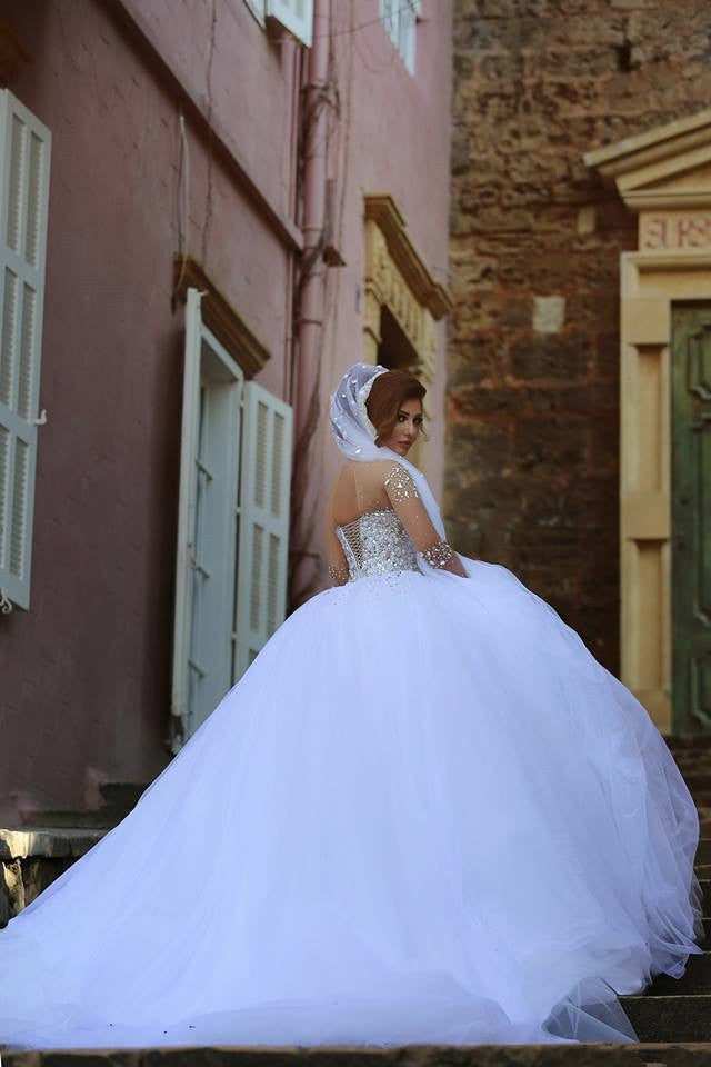 Luxuriöses langes Ballkleid mit Herzausschnitt und Kristallen, Perlen verziert, Brautkleider mit Ärmeln