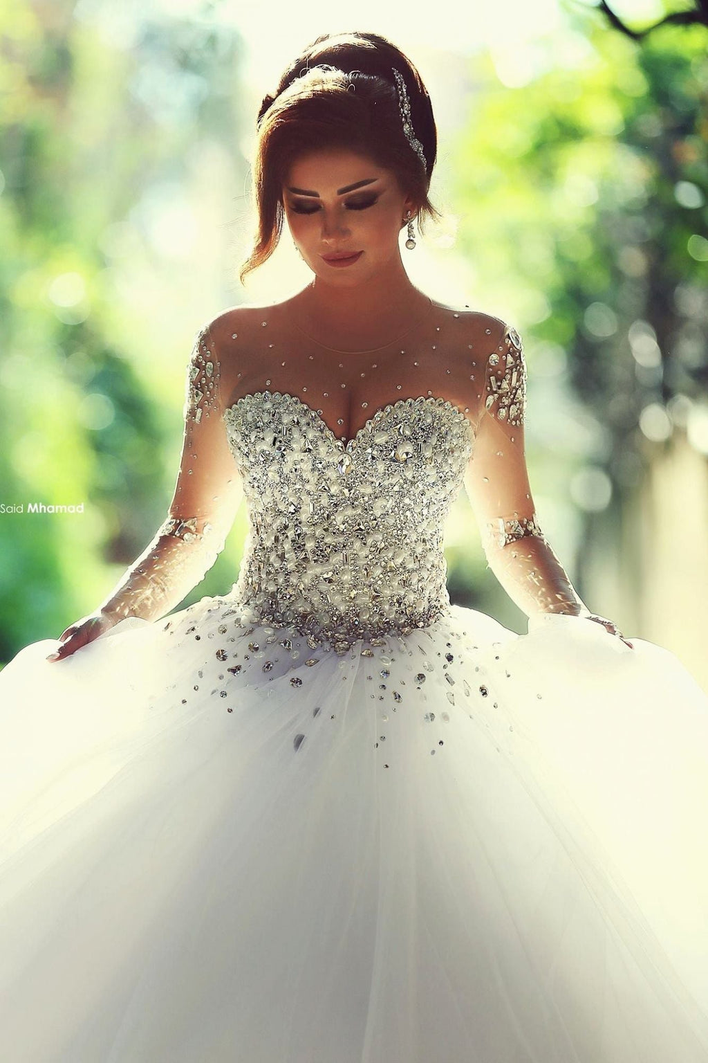 Luxury Long Ball Gown Sweetheart Crystals Beading Wedding Dresses with Sleeves