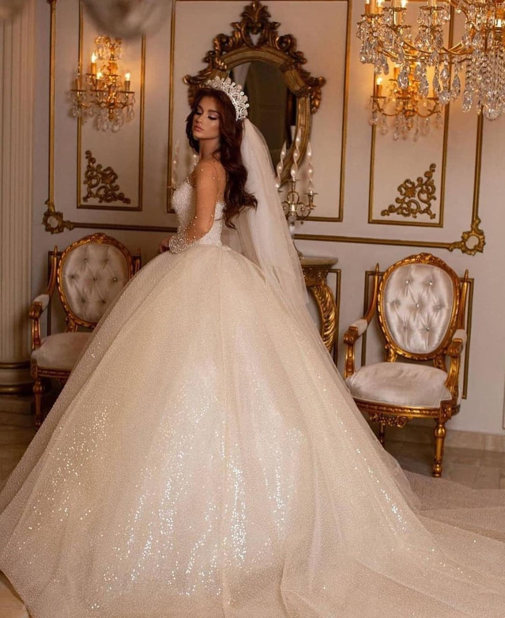 Luxury Long Ball Gown Sweetheart Sparkly Wedding Dress with Sleeves