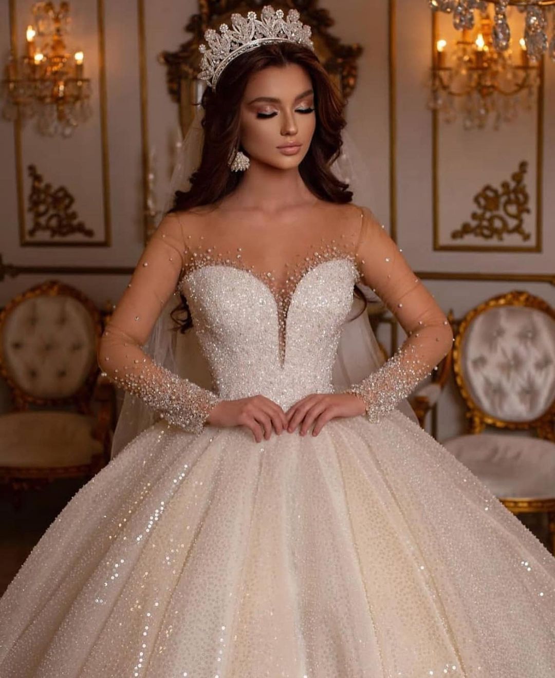 Luxury Long Ball Gown Sweetheart Sparkly Wedding Dress with Sleeves