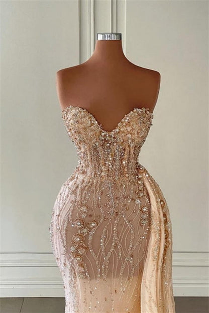 Vestido de fiesta de sirena largo de lujo con escote corazón, sin mangas y cuentas