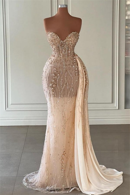 Vestido de fiesta de sirena largo de lujo con escote corazón, sin mangas y cuentas