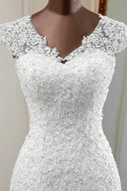 Luxurious V Neck Sleeveless White Lace Mermaid Wedding Dress With Appliques