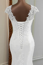 Luxurious V Neck Sleeveless White Lace Mermaid Wedding Dress With Appliques