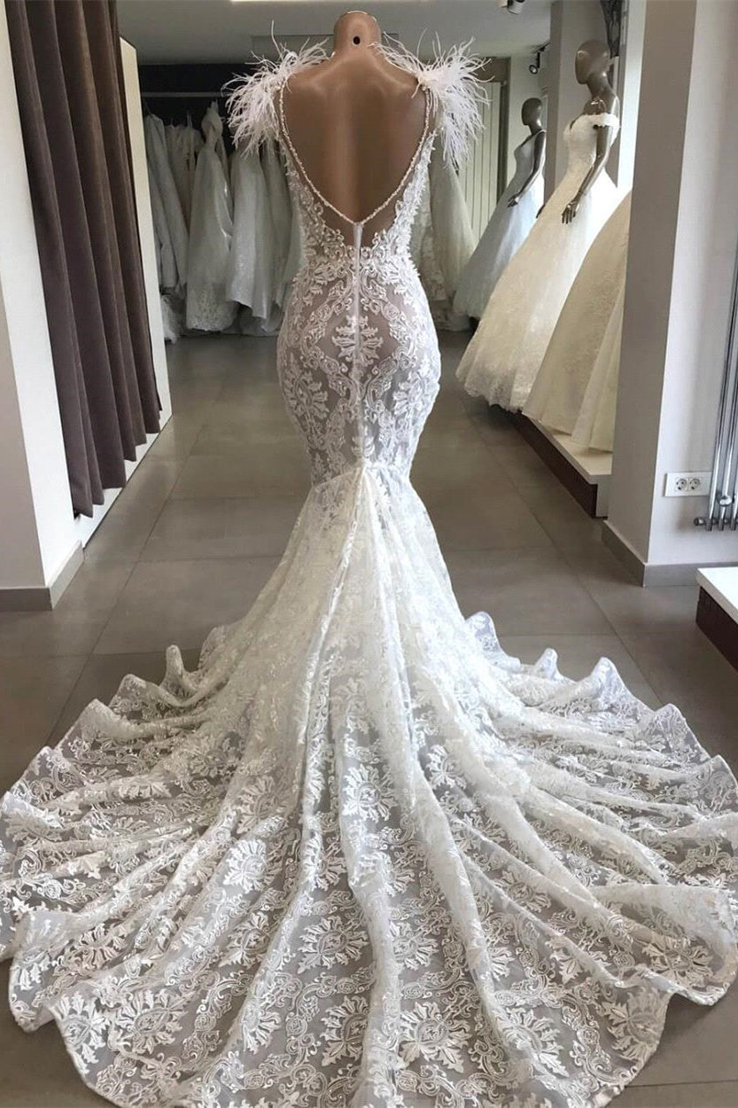 Luxury White Hollow Sweetheart Open Back Lace Long Wedding Dress with Fur Neckline