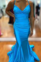 Barrie | Robe longue de bal en satin bleu à fines bretelles spaghetti et dos croisé