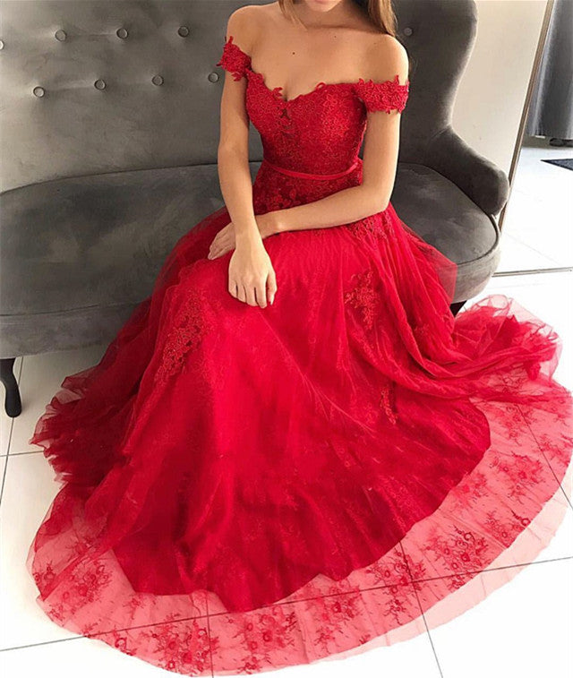 Maravilloso vestido de fiesta largo de tul con encaje y hombros descubiertos en forma de A