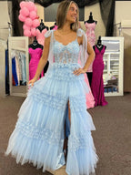 Maylie | Abito da sera in tulle azzurro cielo a linea ad A con paillettes e applicazioni