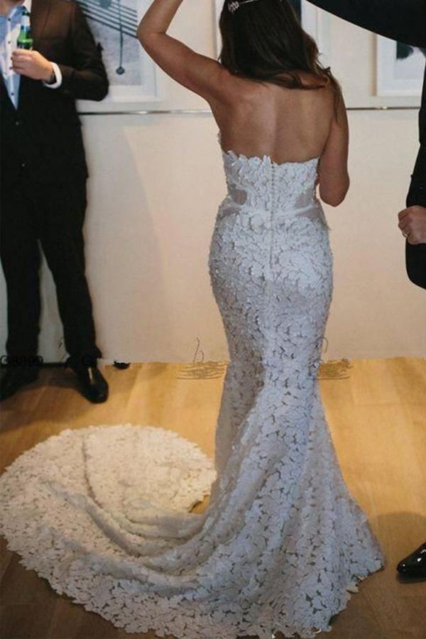 Robe de mariée sirène en dentelle, décolleté cœur, sans manches, traîne balayage fendue