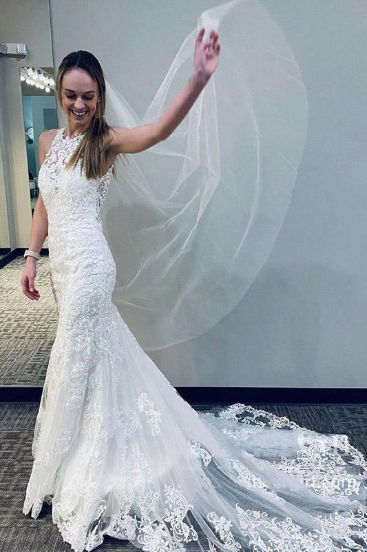 Meerjungfrau-Brautkleid aus Spitze mit halbkathedraler Schleppe und Racerback