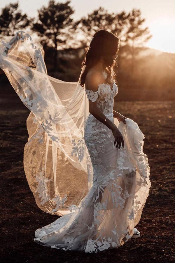 Robe de mariage rustique incroyable sirène à épaules dénudées avec application en tulle