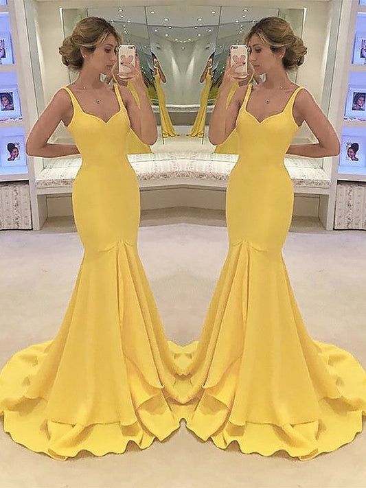 Vestidos de fiesta de satén con capas y tirantes finos de sirena sin mangas