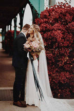 Robe de mariée sirène à encolure en V, traîne balayante, sans manches, en dentelle