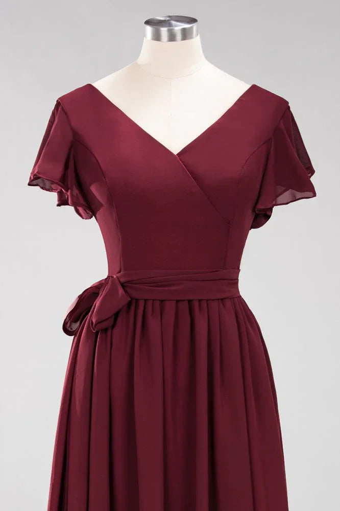 Elegante abito da damigella d'onore a linea ad A con scollo a V, maniche corte, fascia con fiocco e gonna lunga in chiffon da sera