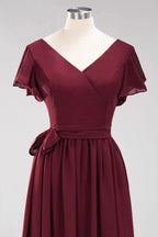 Elegante abito da damigella d'onore a linea ad A con scollo a V, maniche corte, fascia con fiocco e gonna lunga in chiffon da sera